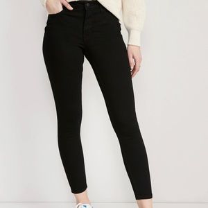 Woman’s Jeans- Old Navy Black Super High Rise Skinny Jean Size 10 NWT